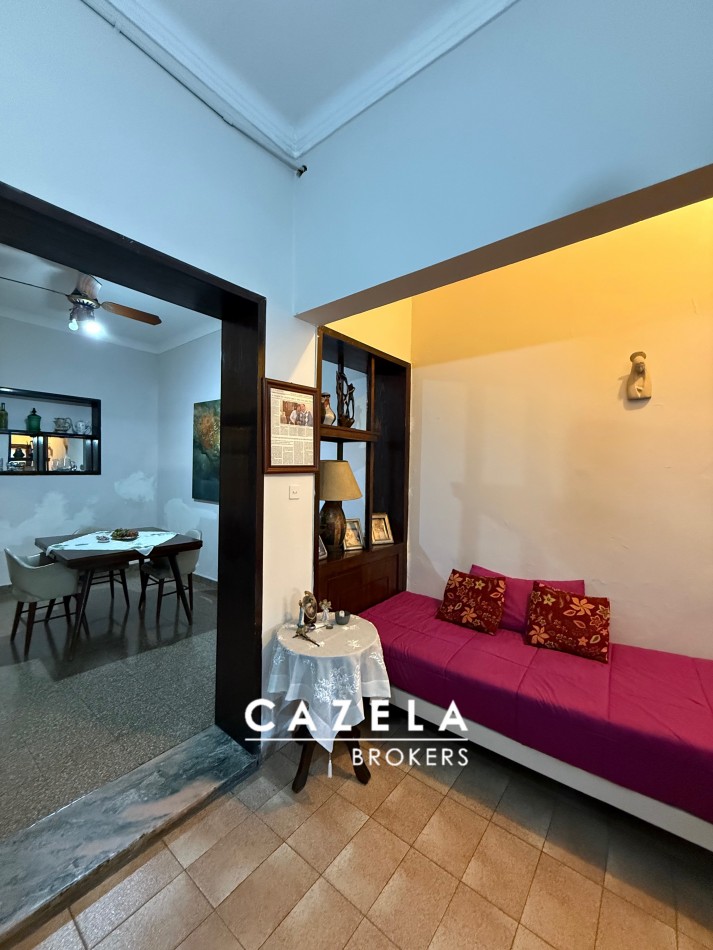 CASA EN VENTA EN AV. AVELLANEDA AL 600