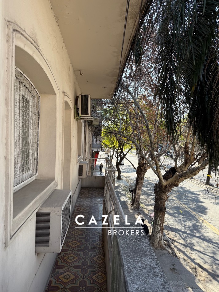CASA EN VENTA EN AV. AVELLANEDA AL 600
