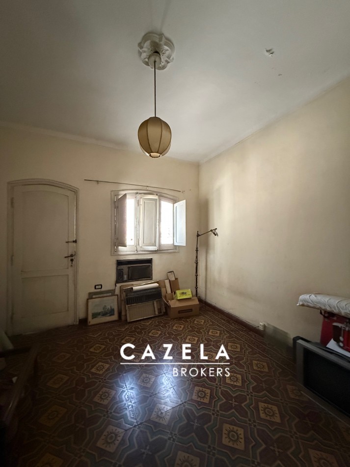 CASA EN VENTA EN AV. AVELLANEDA AL 600