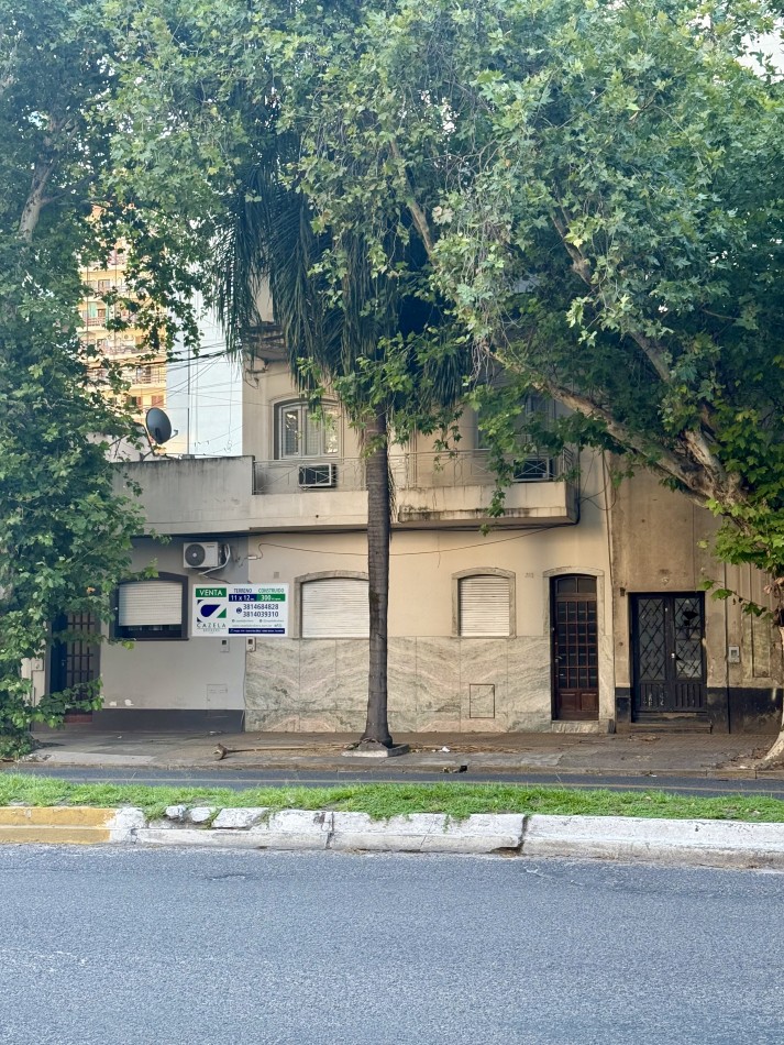 CASA EN VENTA EN AV. AVELLANEDA AL 600