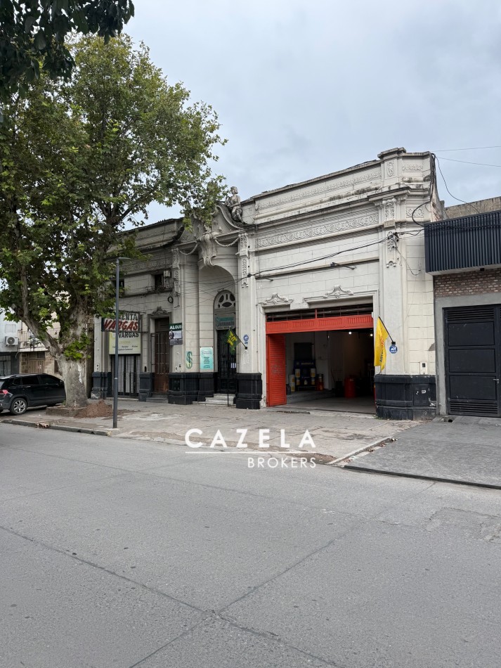 Casa en alquiler comercial Av. Sarmiento 1254