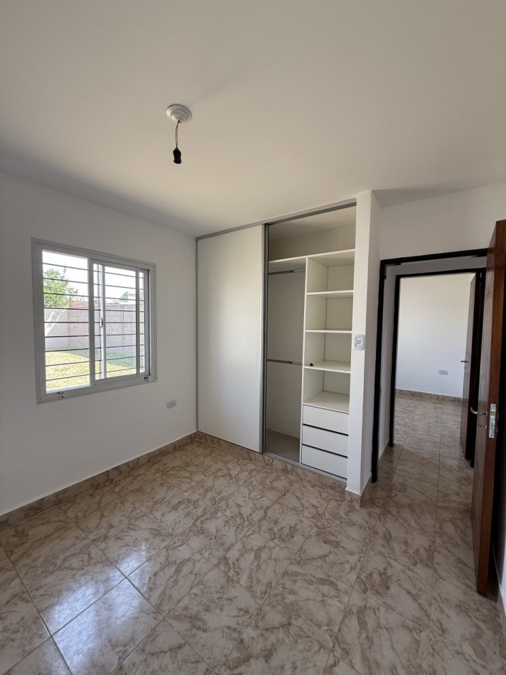 Casa en alquiler en barrio 250 viviendas - Villa carmela 
