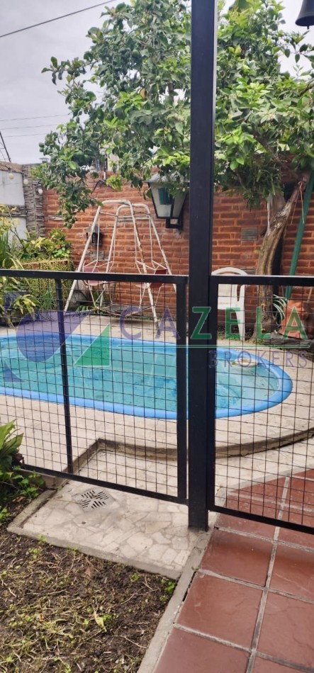 CASA EN VENTA EN PASAJE FERNANDEZ AL 4000
