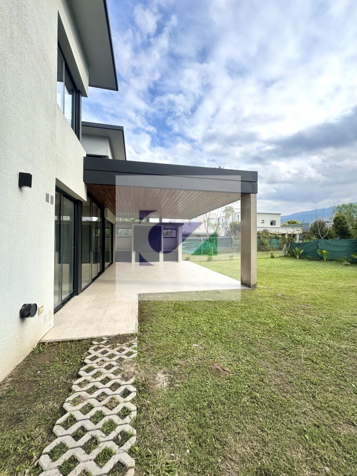 CASA EN VENTA EN EL NOGAL COUNTRY