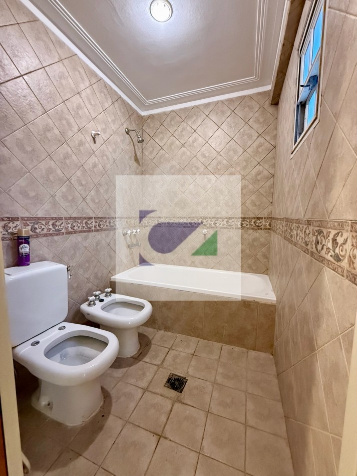 CASA EN VENTA A METROS DE AV. ACONQUIJA AL 2800