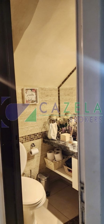 CASA EN VENTA EN PASAJE FERNANDEZ AL 4000