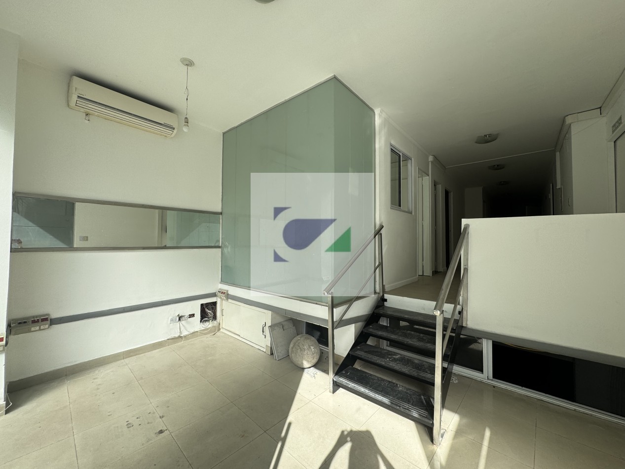 CENTRO MEDICO EN VENTA BALCARCE 532 