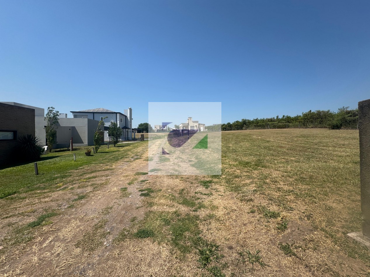 TERRENO EN VENTA EN COUNTRY PORTAL DEL SOL- LOS NOGALES