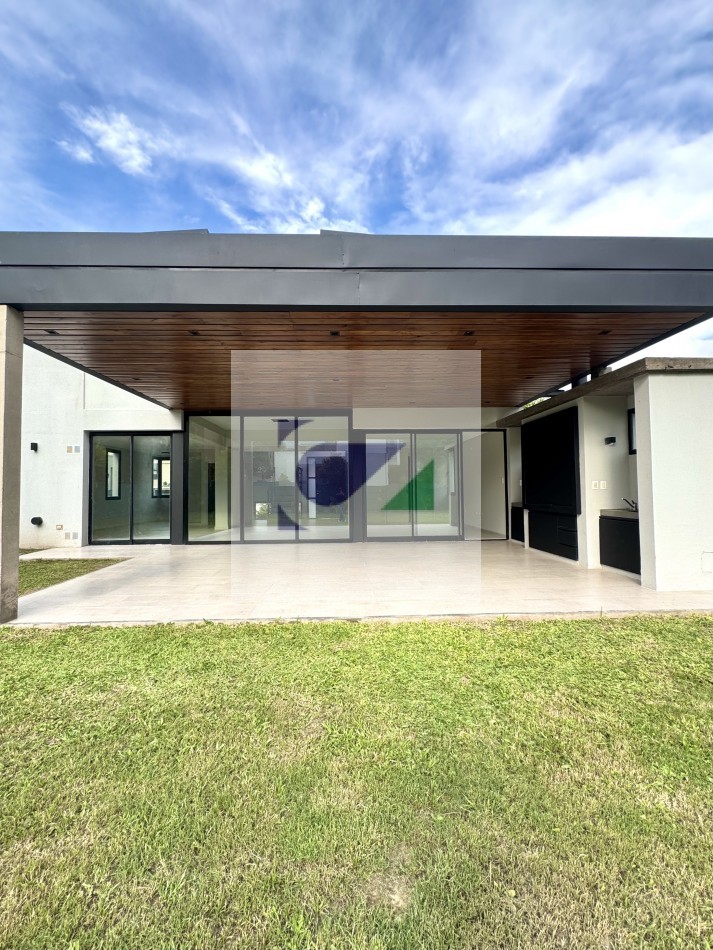 CASA EN VENTA EN EL NOGAL COUNTRY