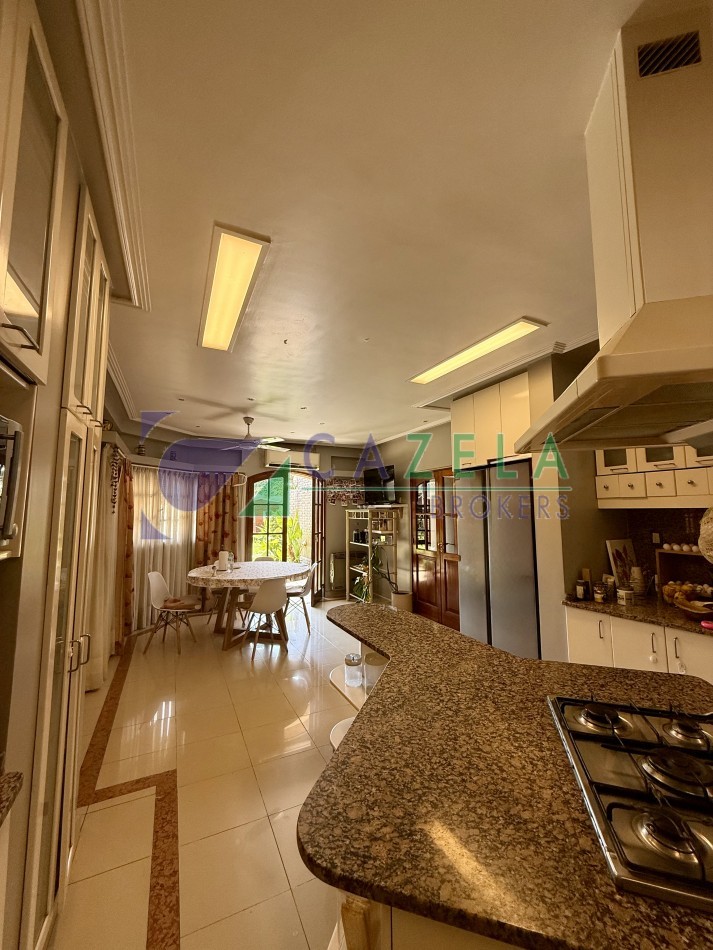 CASA EN VENTA EN BARRIO BEVERLY HILLS