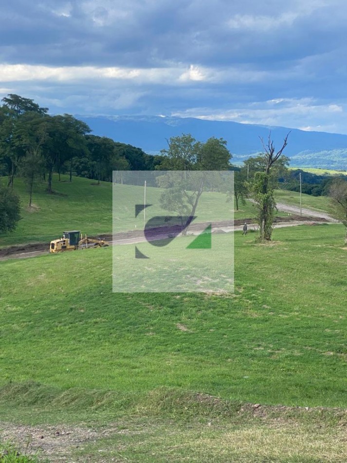 TERRENO EN COUNTRY LA CANDELARIA, LOS NOGALES