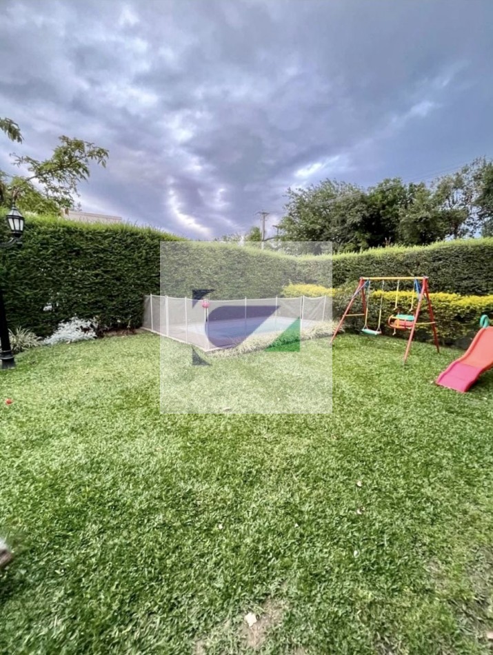 Casa en venta Barrio Privado La Cañadita - YB 