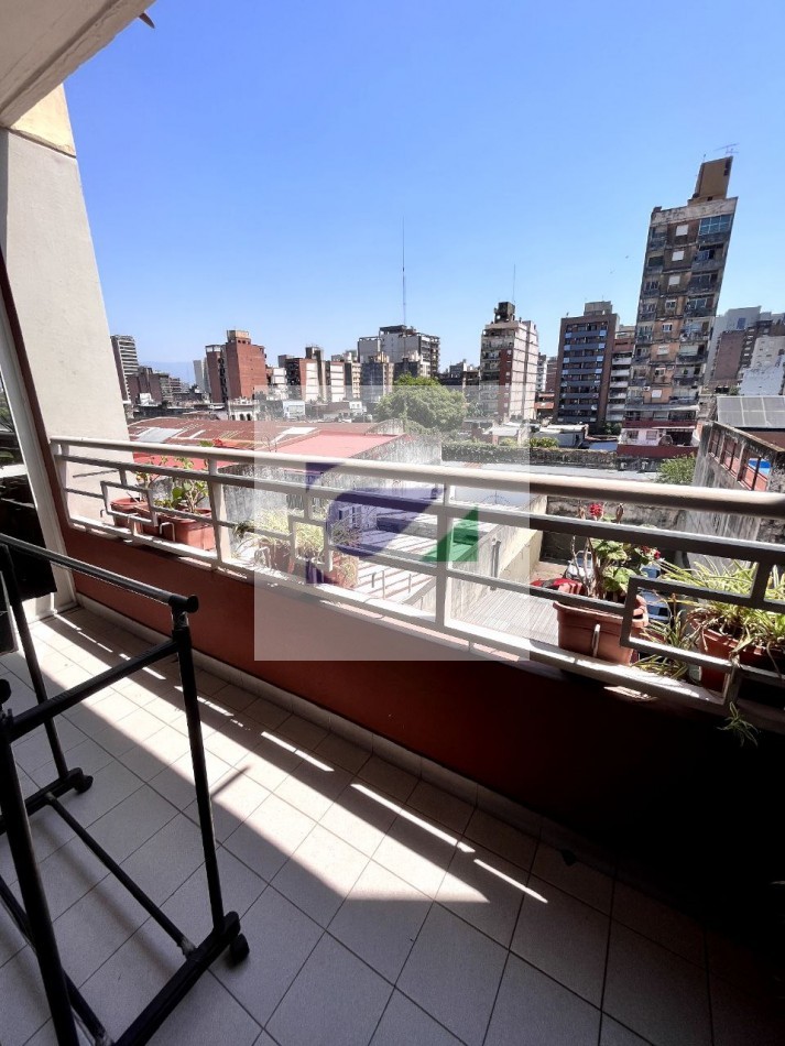 DEPARTAMENTO EN VENTA- SAN JUAN al 600 