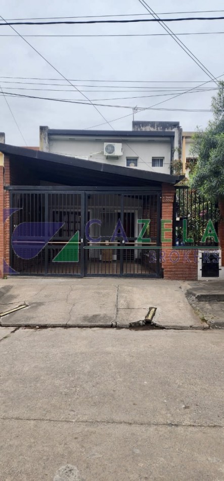 CASA EN VENTA EN PASAJE FERNANDEZ AL 4000