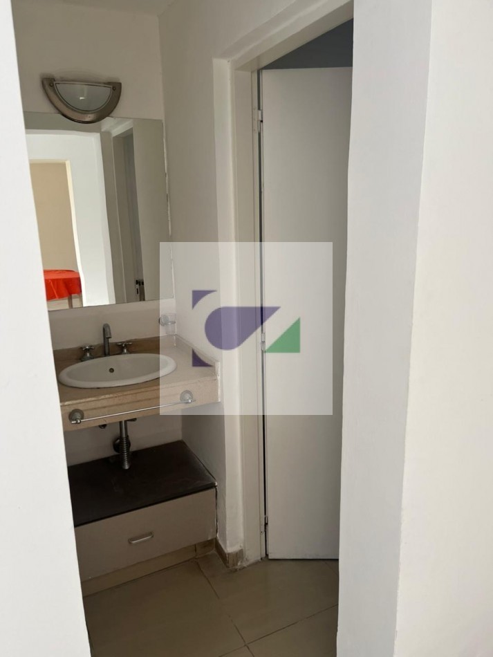 VENTA: CASA EN ALFONSINA STORNI AL 1200