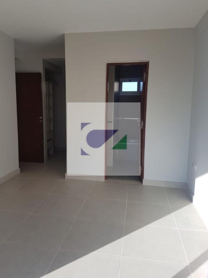 DEPARTAMENTO EN VENTA- MARCOS PAZ AL 700