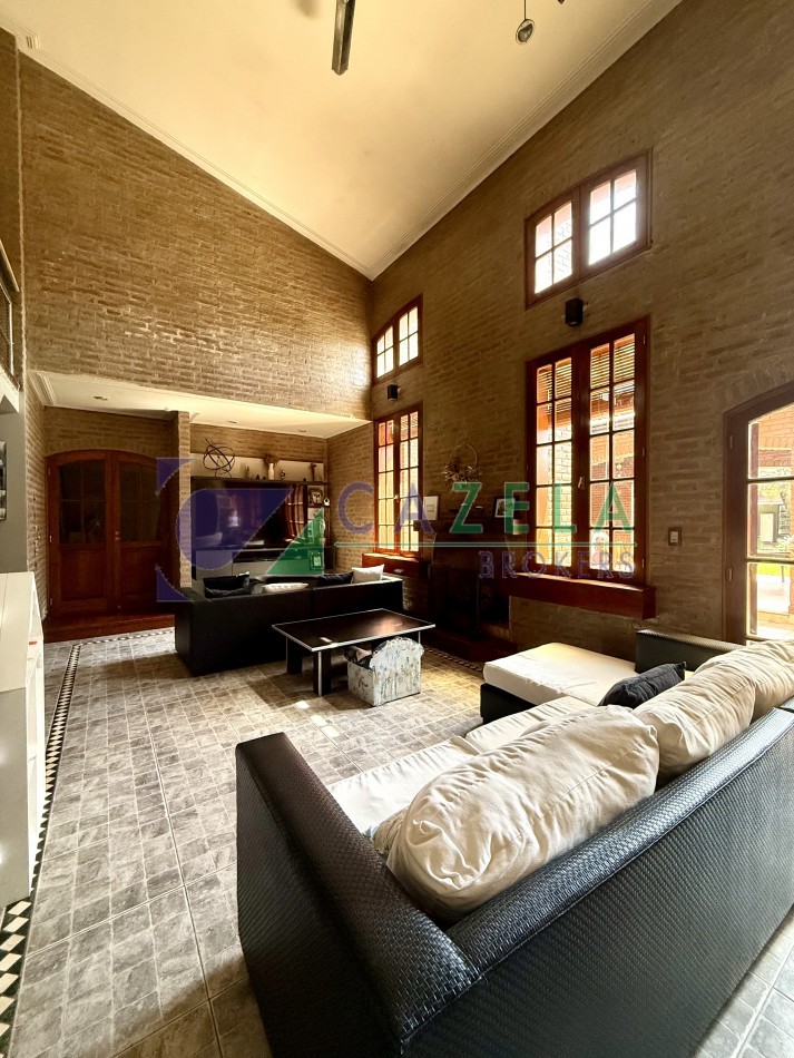 CASA EN VENTA EN BARRIO BEVERLY HILLS