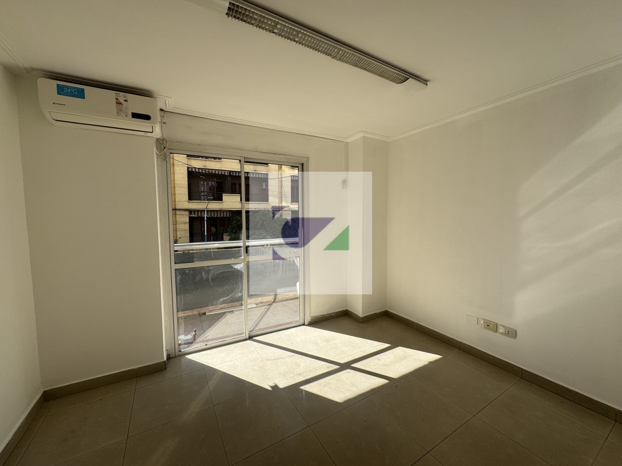 CENTRO MEDICO EN VENTA BALCARCE 532 