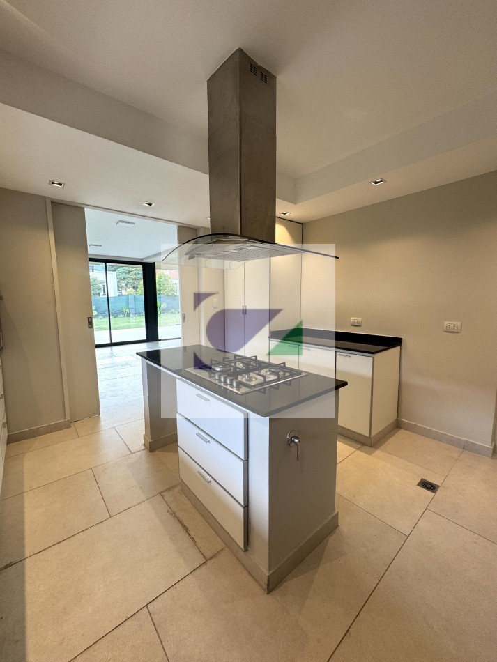 CASA EN VENTA EN EL NOGAL COUNTRY