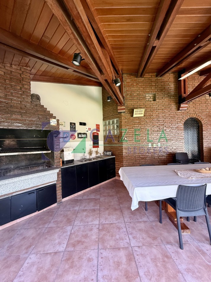 CASA EN VENTA EN BARRIO BEVERLY HILLS