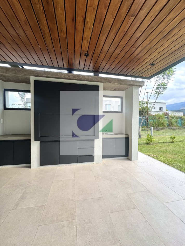 CASA EN VENTA EN EL NOGAL COUNTRY