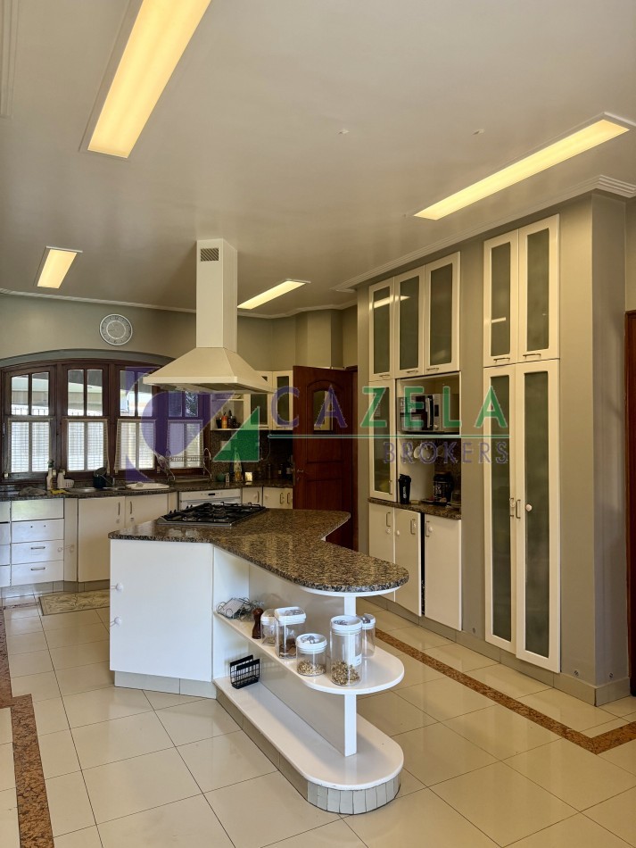 CASA EN VENTA EN BARRIO BEVERLY HILLS