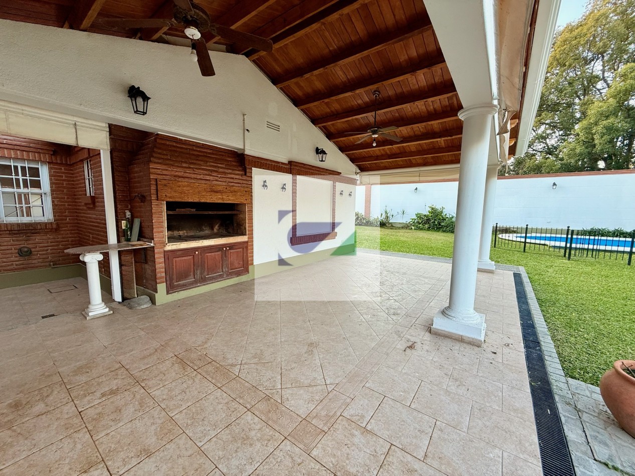 CASA EN VENTA A METROS DE AV. ACONQUIJA AL 2800