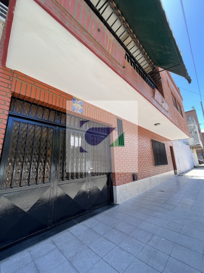 Casa Pasaje Ambrosio Nougues 1500 a metros de 4 Avenidas