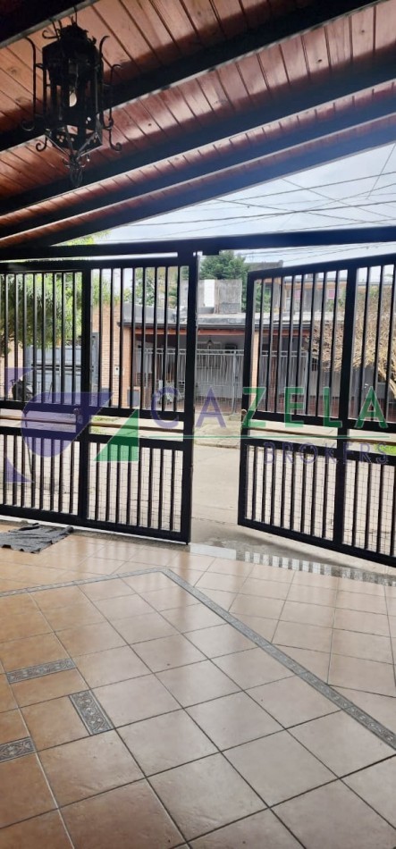 CASA EN VENTA EN PASAJE FERNANDEZ AL 4000