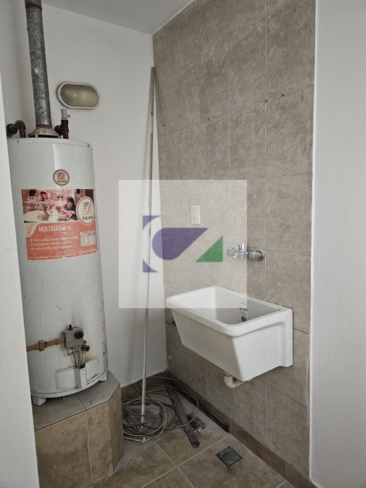 DEPARTAMENTO EN VENTA EN LAVALLE AL 700
