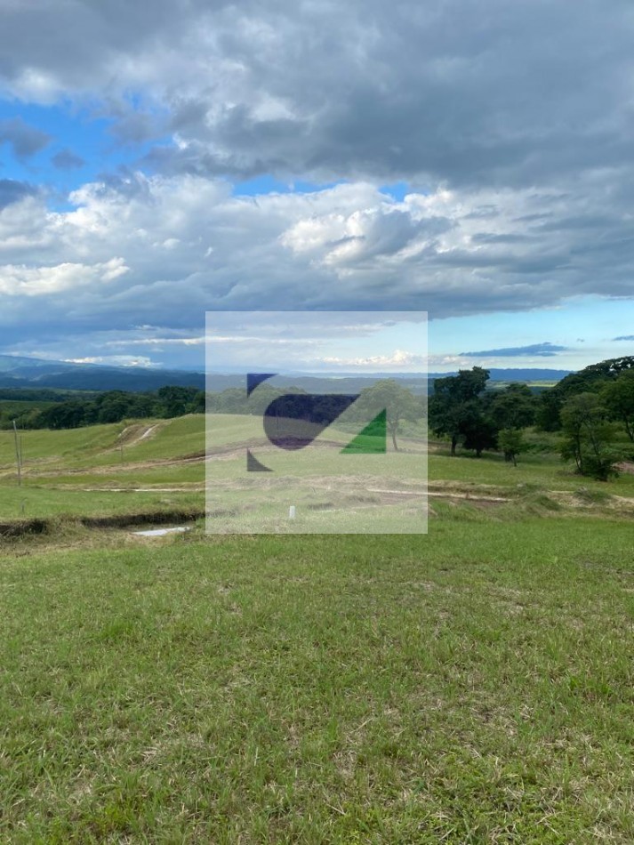 TERRENO EN COUNTRY LA CANDELARIA, LOS NOGALES