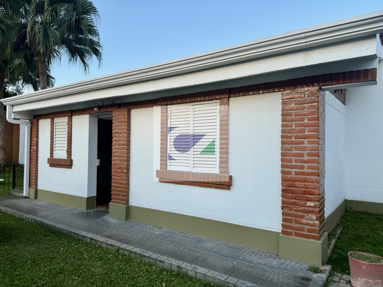 CASA EN VENTA A METROS DE AV. ACONQUIJA AL 2800