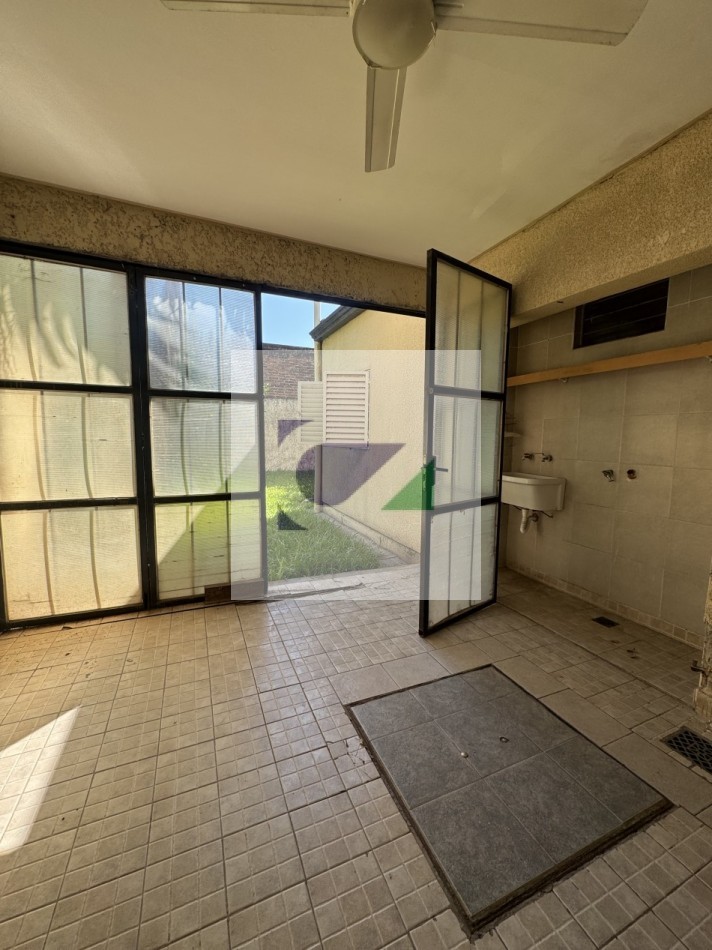 CASA EN VENTA- BARRIO CONGRESO 