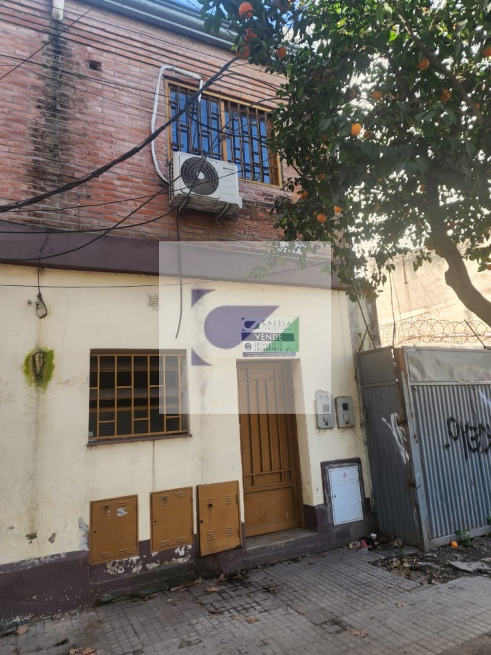 CASA A REFACCIONAR O DEMOLER EN VENTA BOLIVAR AL 800