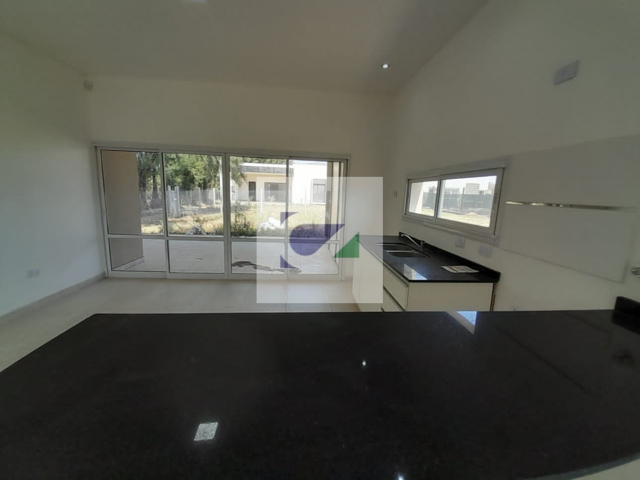 CASA EVOLUTIVA EN PRADERAS DEL NOGAL 