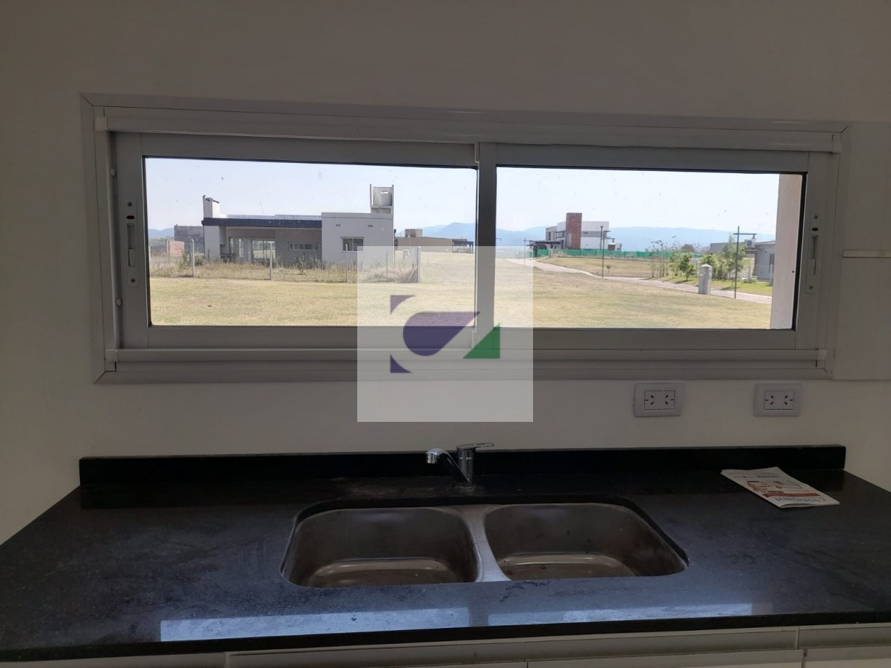 CASA EVOLUTIVA EN PRADERAS DEL NOGAL 