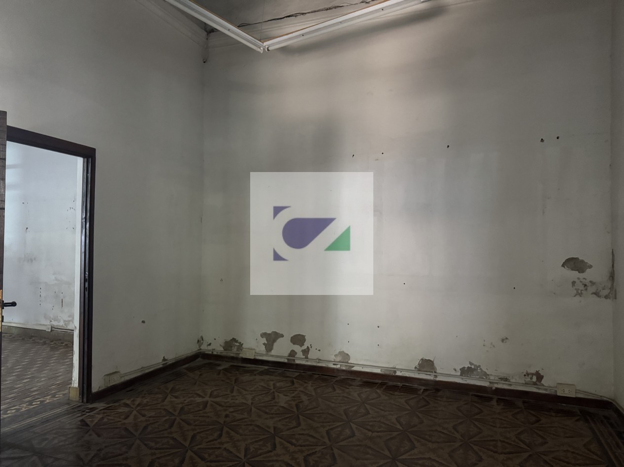 CASA EN VENTA CALLE BALCARCE al 1000