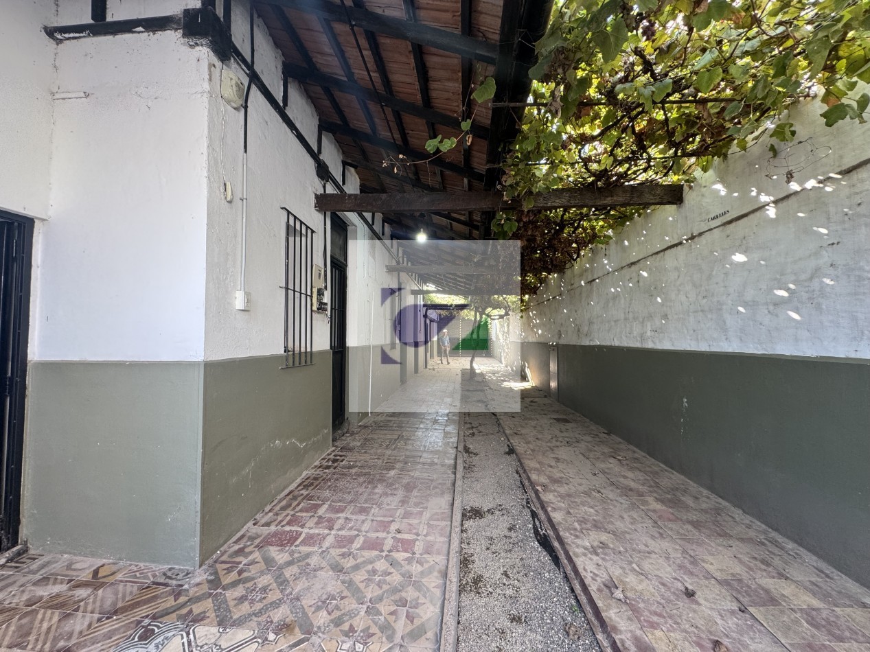 CASA EN VENTA CALLE BALCARCE al 1000