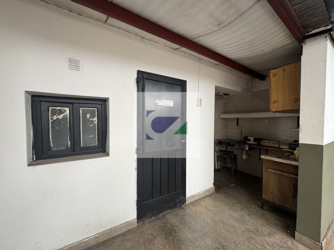 CASA EN VENTA CALLE BALCARCE al 1000