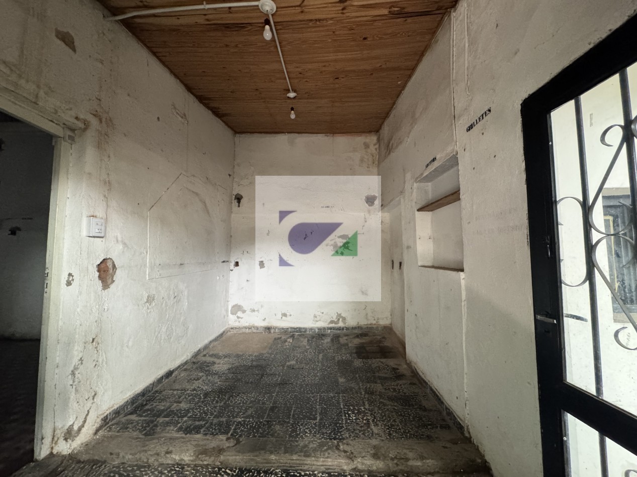 CASA EN VENTA CALLE BALCARCE al 1000