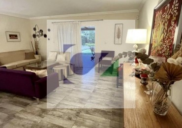 Casa en venta Barrio Privado La Cañadita - YB 